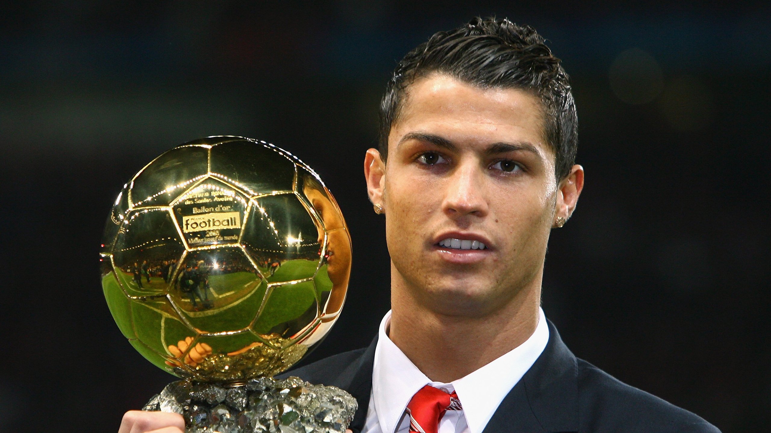 中国男子4×200米自由泳接力赛场表现亮眼，4×200米自由泳接力赛视频