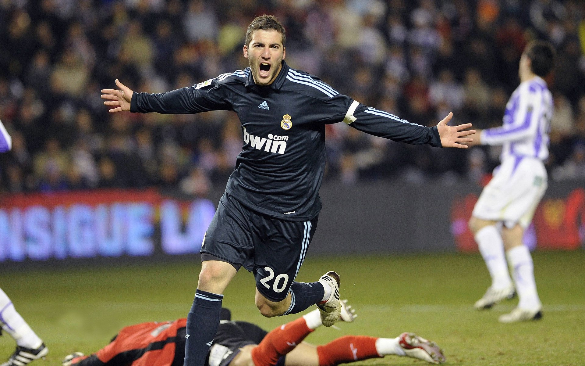 奥卡拉汉起跳迅猛 200米完美节奏掌控,奥卡汉贾